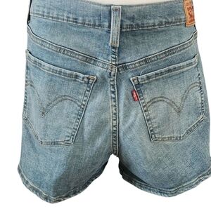 Levi's~Mid Length Denim Shorts~Size 31